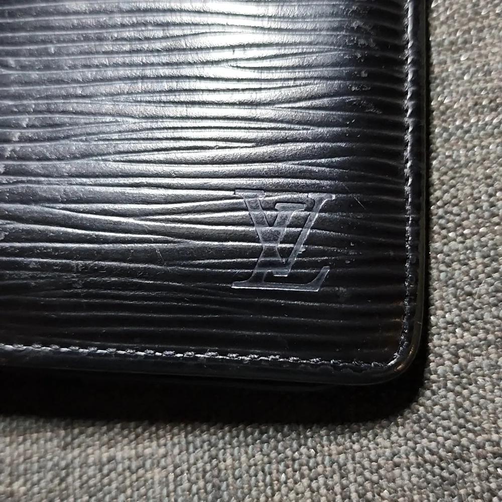 Louis Vuitton Mens Black Epi leather "Marco" wallet 100%AUTHENTIC - Picture 2 of 6